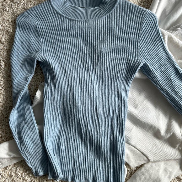 set of three sweaters. white, blue, brown. multi-brand. size s - Picture 8 of 12